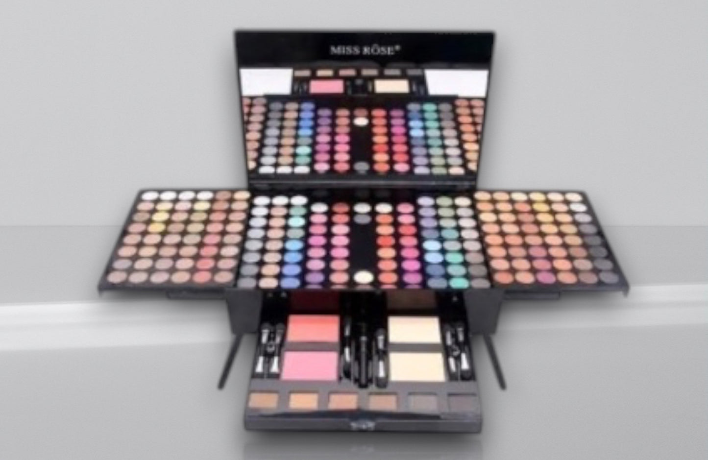 Coffret de maquillage complet et élégant
